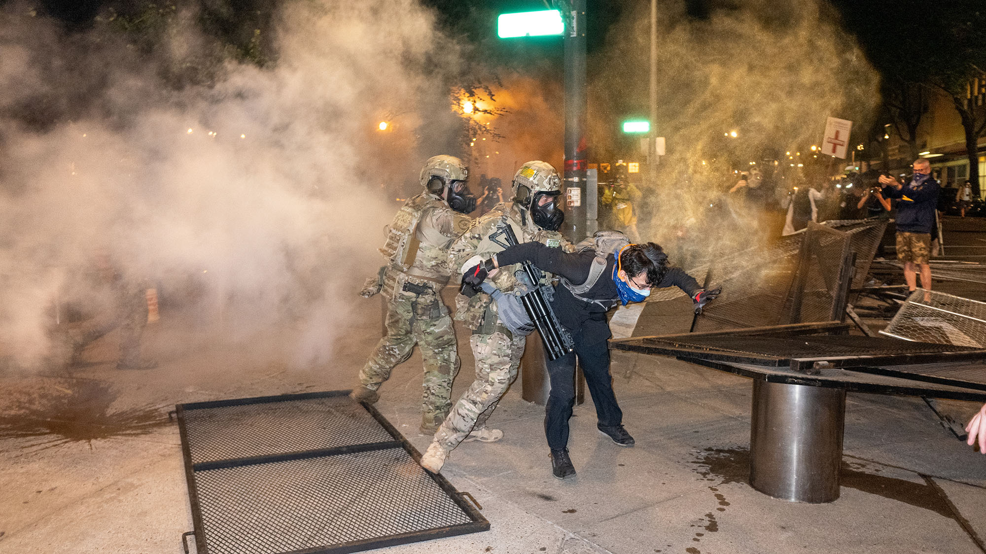 Explosive Photos of Portland Amid the 2020 George Floyd Protests – Mother  Jones