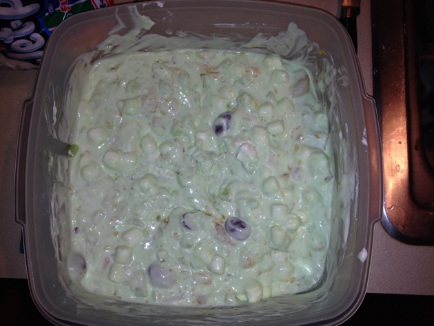 Pistachio pudding salad