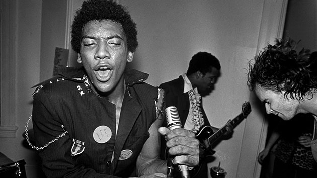 A Pulitzer Prize Winner's Photos of the Early DC Punk Scene – Mother Jones