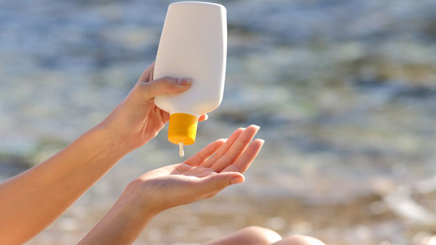 Hawaii Just Banned 70 Percent of Common Sunscreens – Mother Jones